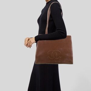 CHANEL Rich Brown Leather Shoulder Bag